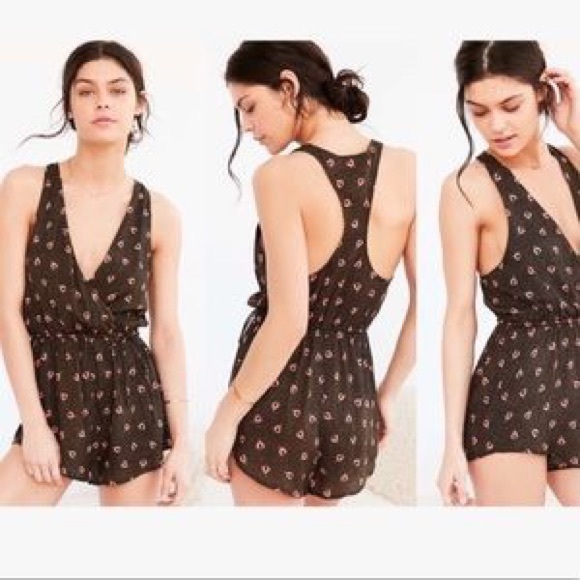 L UO Out From Under Romper Black Pink Floral Xs - Picture 2 of 8